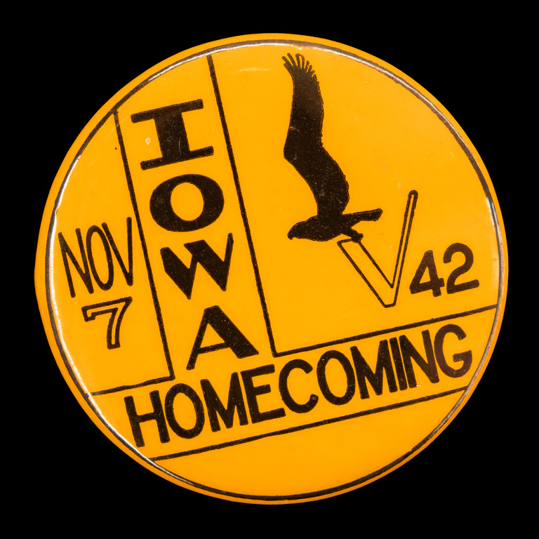 1942 homecoming button